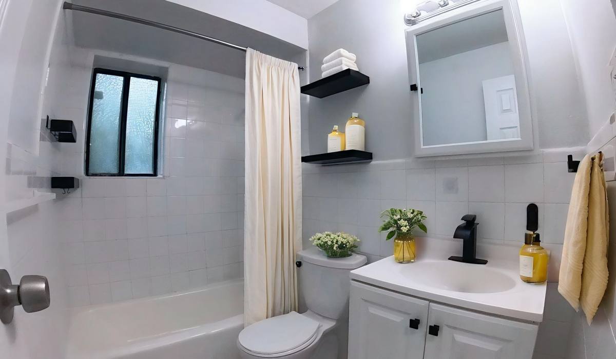 Apartment for rent at 111 W Central Blvd, Palisades Park, NJ 07650