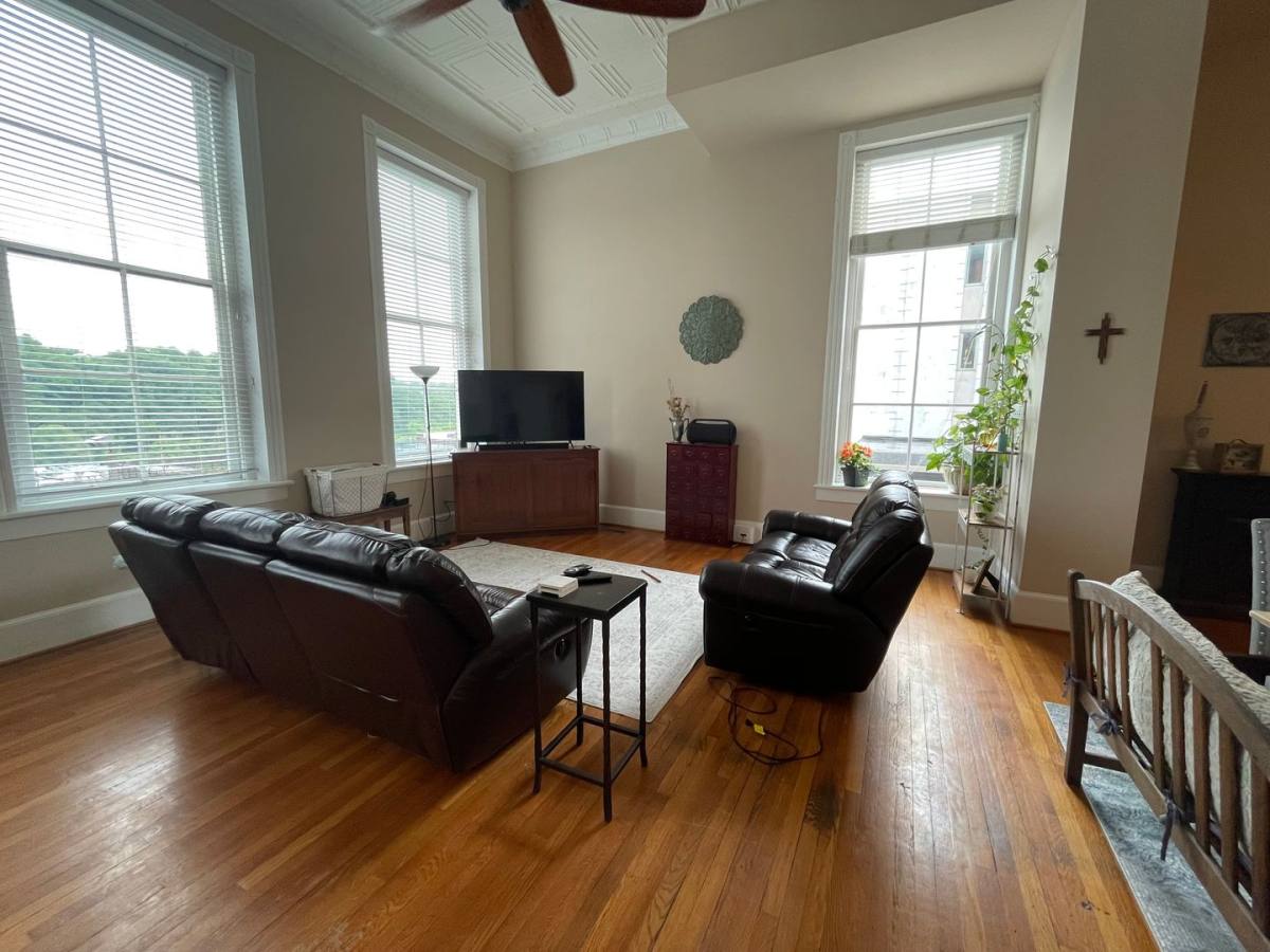 Apartment for rent at 922 Main St, Lynchburg, VA 24504
