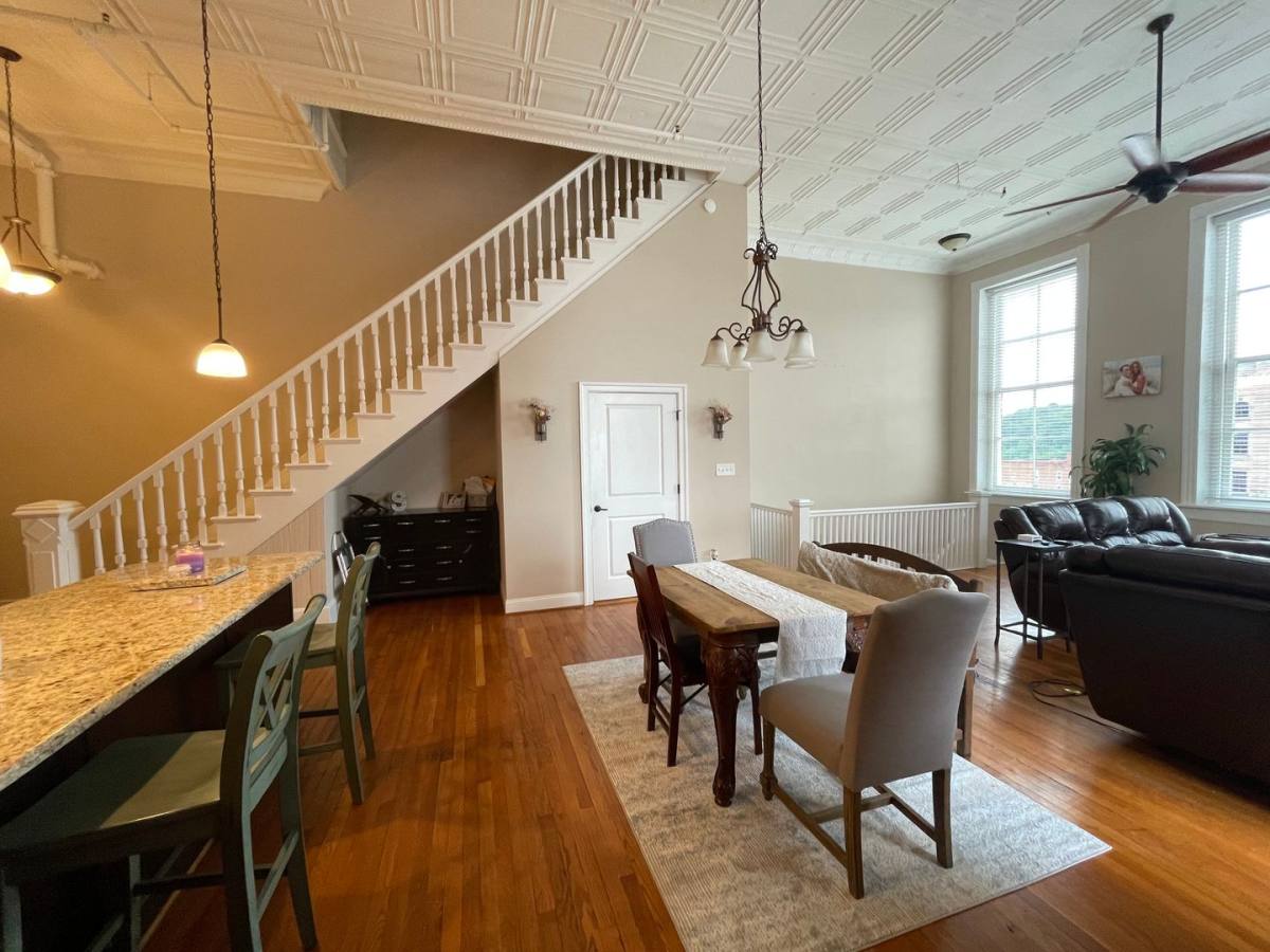 Apartment for rent at 922 Main St, Lynchburg, VA 24504