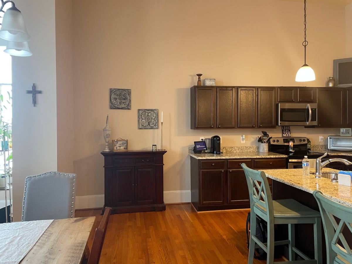 Apartment for rent at 922 Main St, Lynchburg, VA 24504
