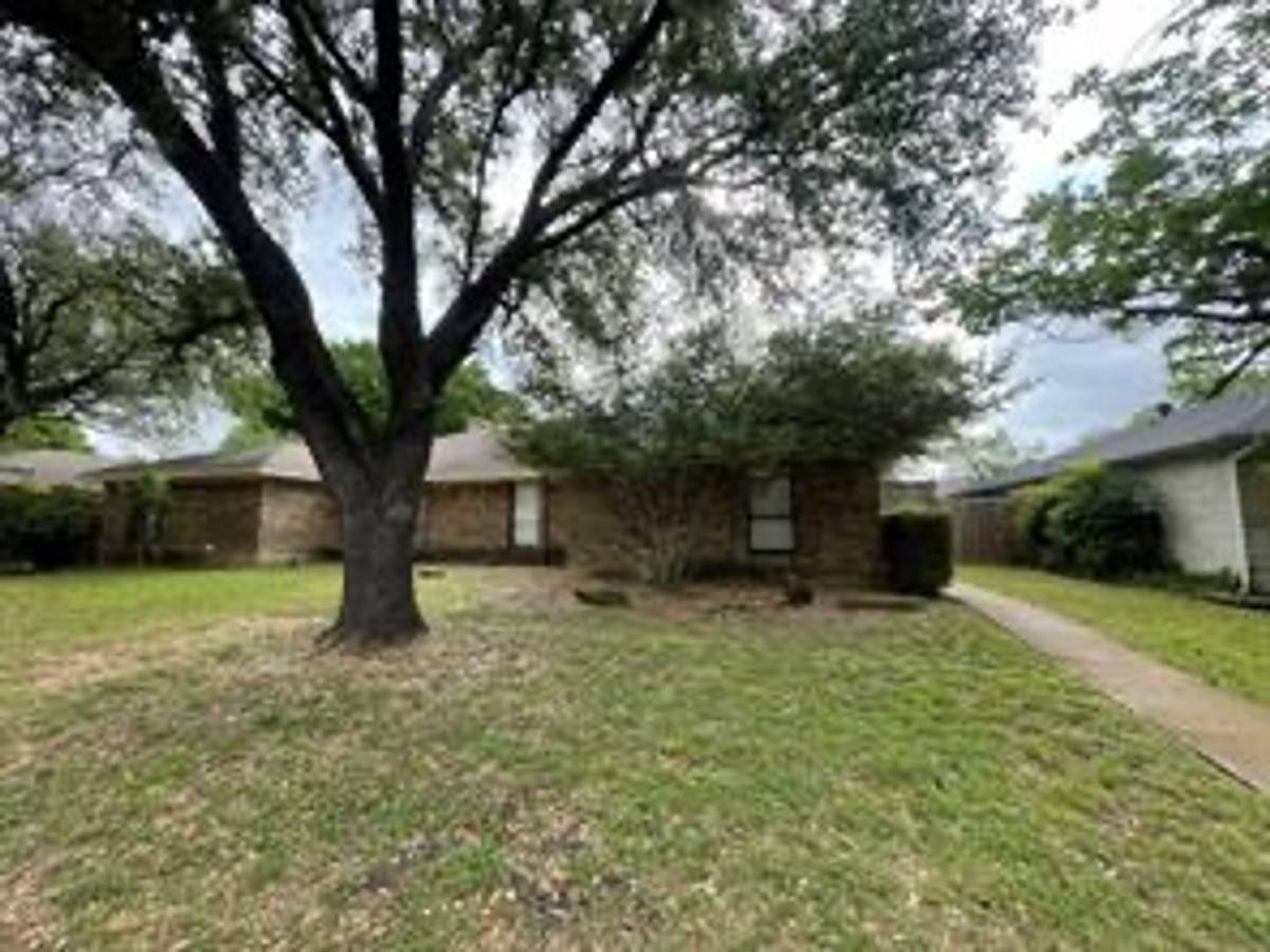 House for rent at 4808 Berridge Lane, Dallas, TX 75227