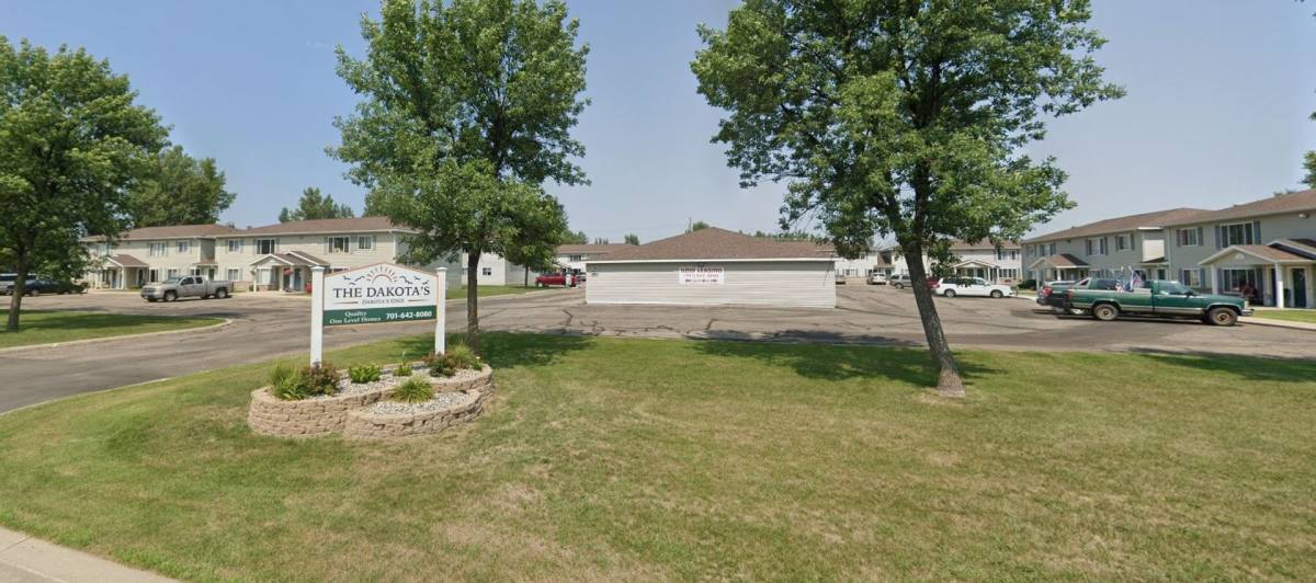 Townhouse for rent at 902 8th Ave S, Wahpeton, ND 58075