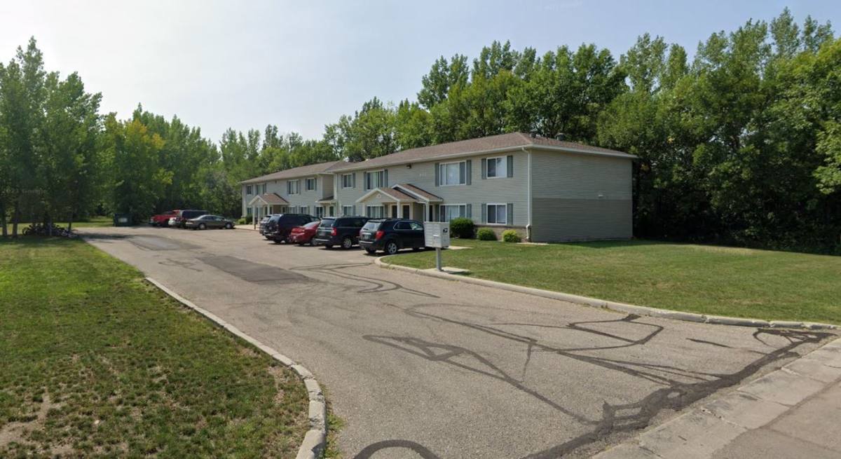 Townhouse for rent at 902 8th Ave S, Wahpeton, ND 58075