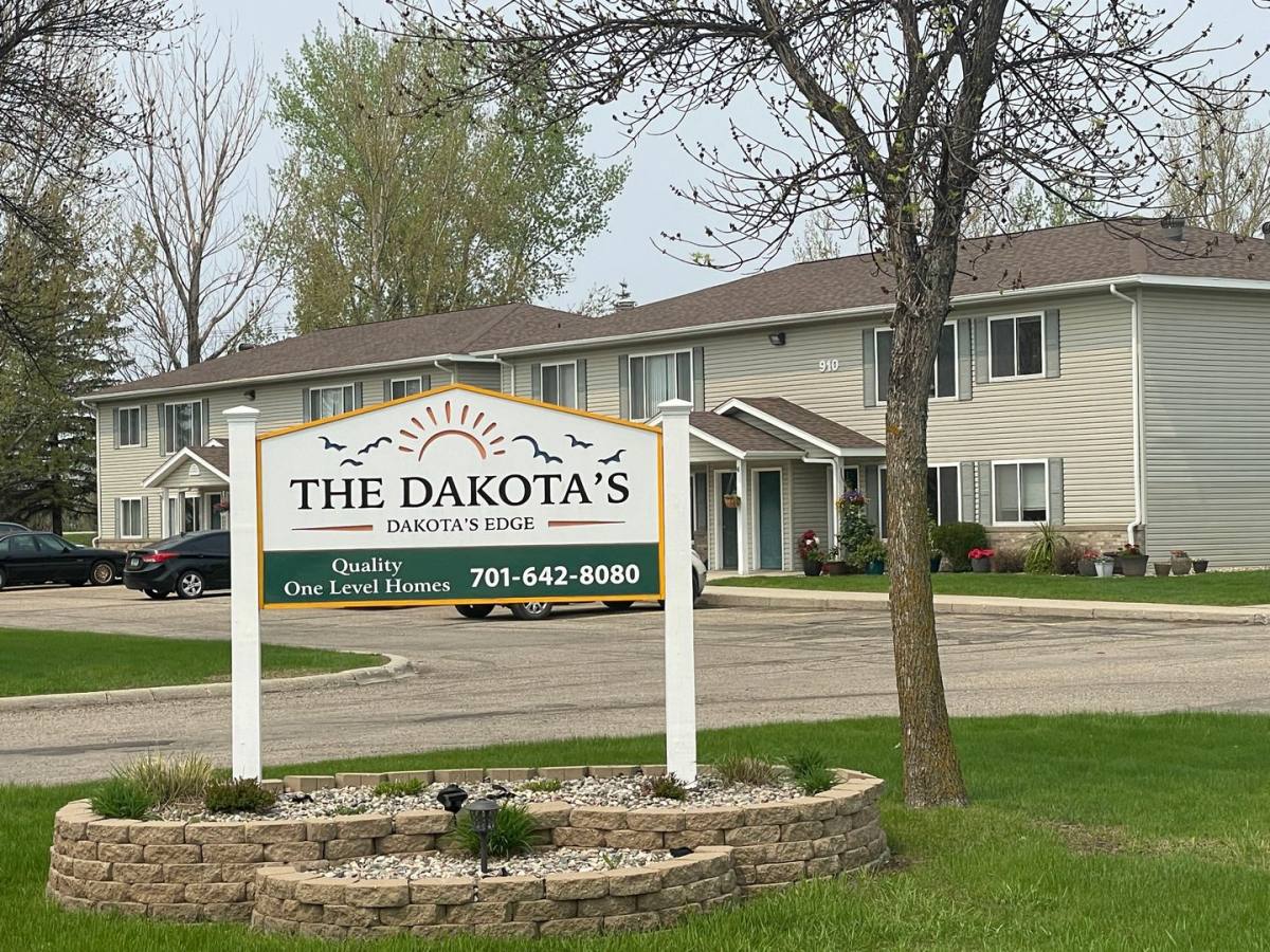 Townhouse for rent at 902 8th Ave S, Wahpeton, ND 58075