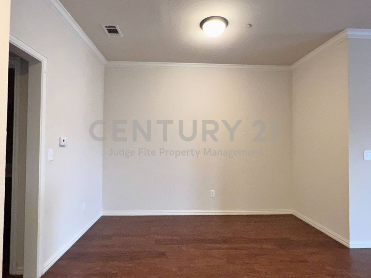 Apartment for rent at 420 W Franklin St, Waxahachie, TX 75165