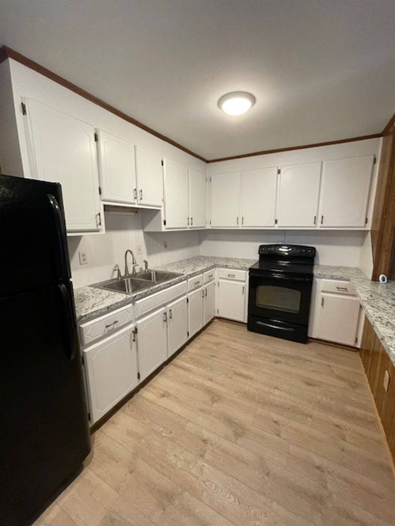 Apartment for rent at 203 E Webb St, Dallas, NC 28034