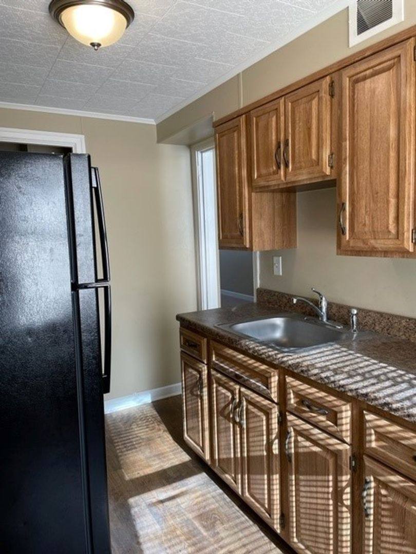 Townhouse for rent at 2335 Kensington St, Harrisburg, PA 17104