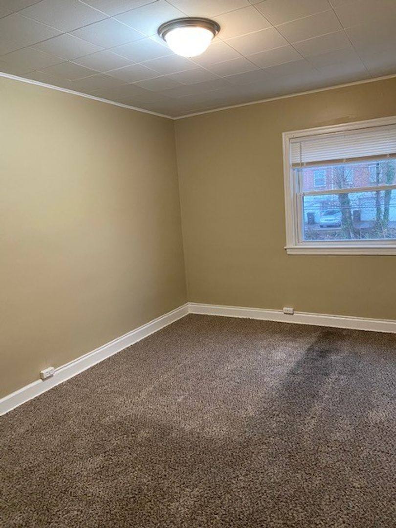 Townhouse for rent at 2335 Kensington St, Harrisburg, PA 17104
