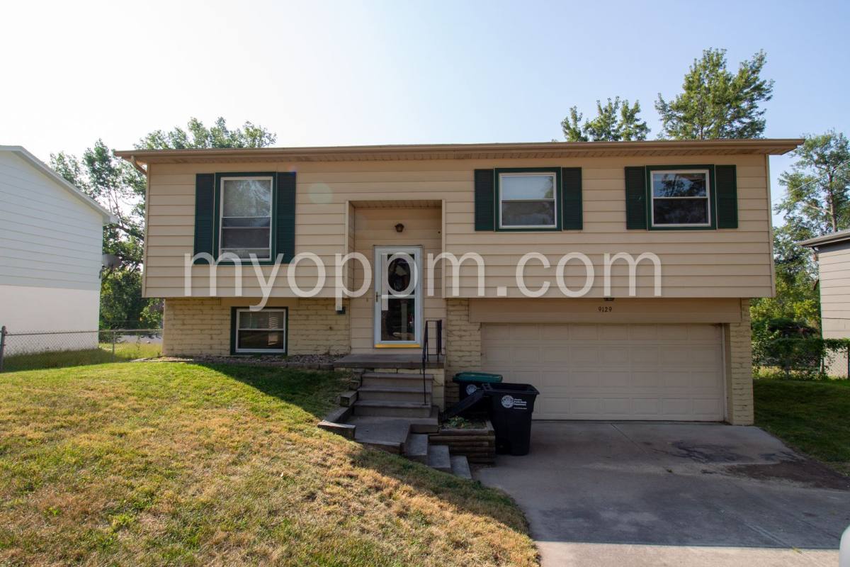 House for rent at 9129 Grand Ave, Omaha, NE 68134