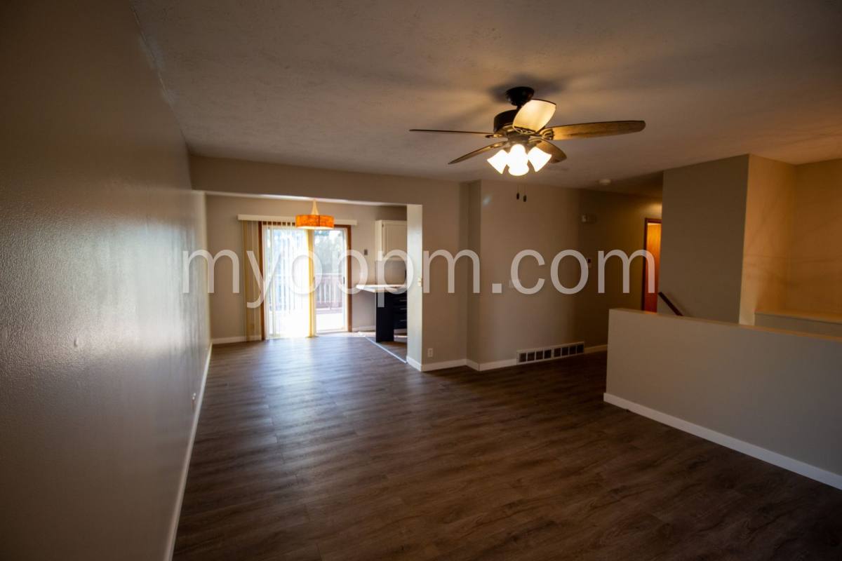 House for rent at 9129 Grand Ave, Omaha, NE 68134