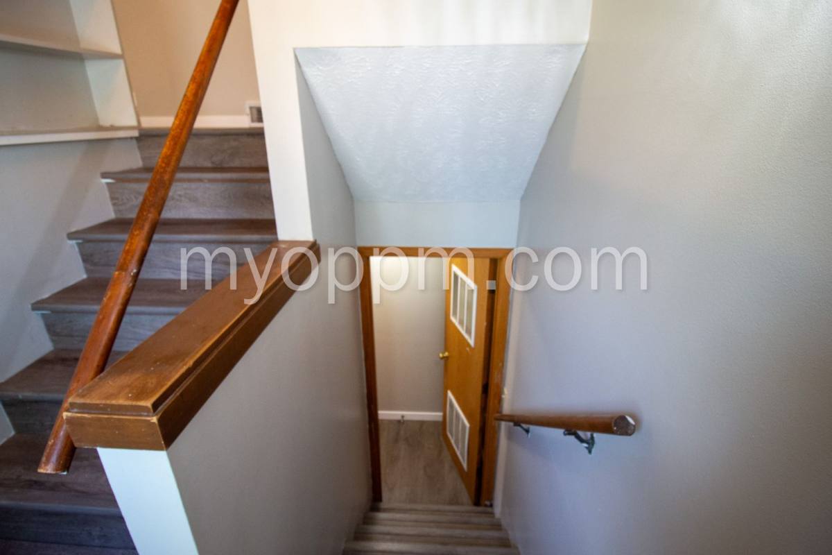 House for rent at 9129 Grand Ave, Omaha, NE 68134