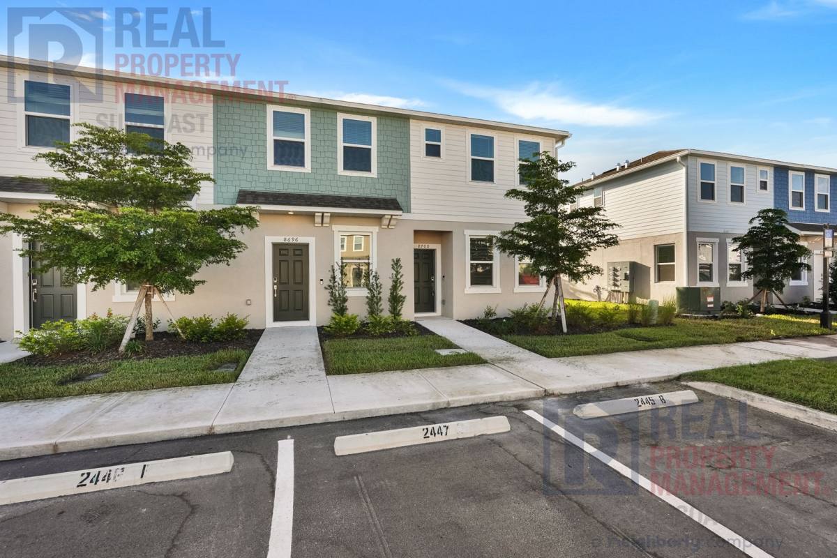 Townhouse for rent at 8700 Daybreak St, Sarasota, FL 34241
