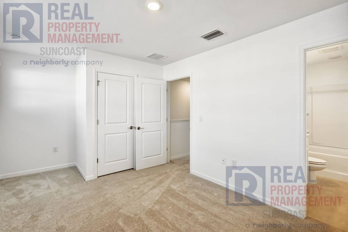 Townhouse for rent at 8700 Daybreak St, Sarasota, FL 34241