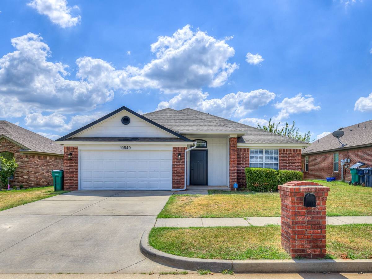 House for rent at 10640 NW 34th St, Yukon, OK 73099