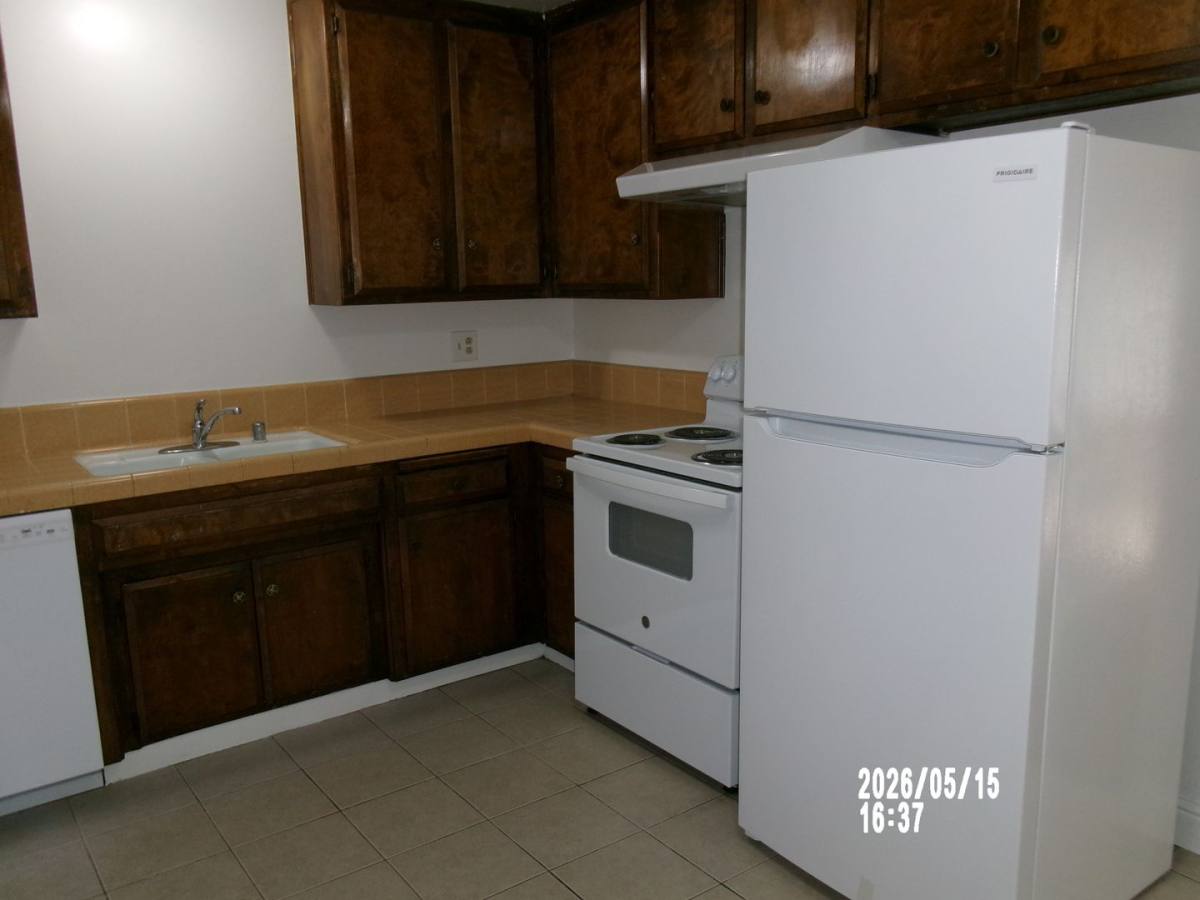 Apartment for rent at 1818 Hasti Acres Dr, Bakersfield, CA 93309