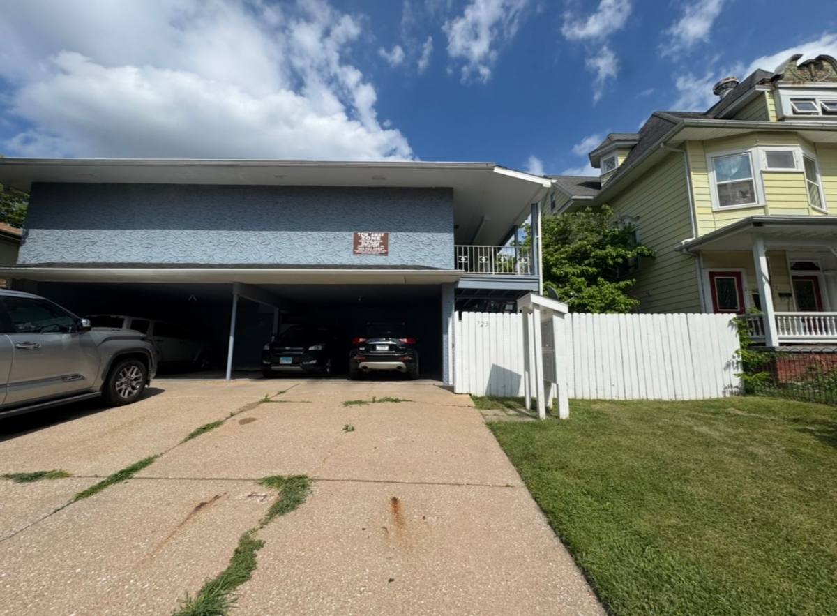 Apartment for rent at 723 20th St, Rock Island, IL 61201