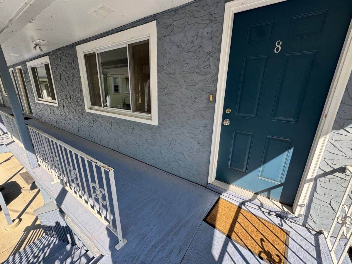 Apartment for rent at 723 20th St, Rock Island, IL 61201