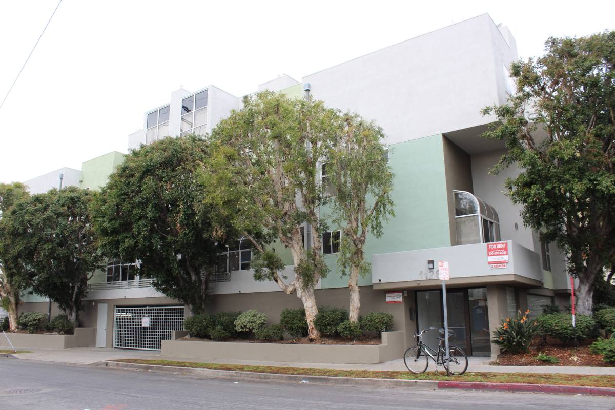 Apartment for rent at 11263 Mississippi Ave, Los Angeles, CA 90025