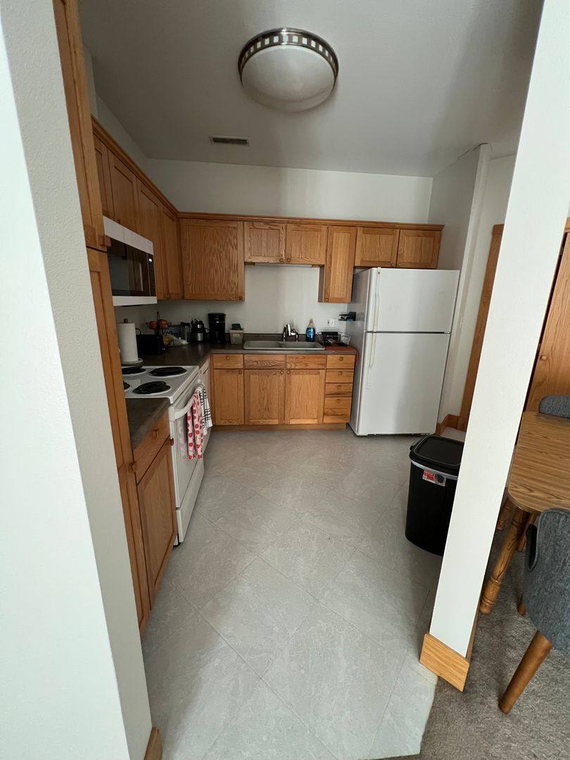 Apartment for rent at 220 River St, Iowa City, IA 52246