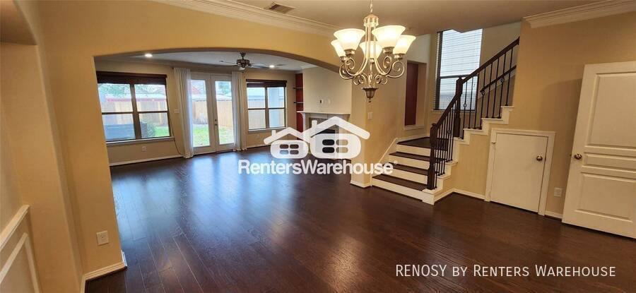 Townhouse for rent at 829 W 26th St, Houston, TX 77008