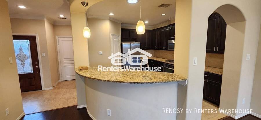 Townhouse for rent at 829 W 26th St, Houston, TX 77008