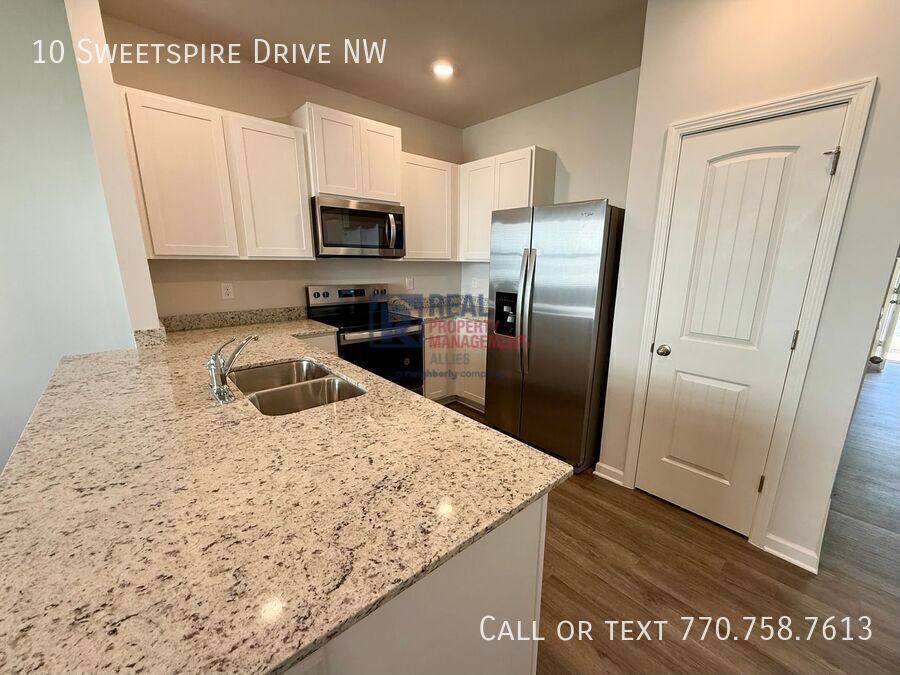 Townhouse for rent at 10 Sweetspire Dr NW, Rome, GA 30165
