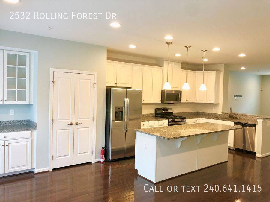 Townhouse for rent at 2532 Rolling Forest Dr, Hanover, MD 21076
