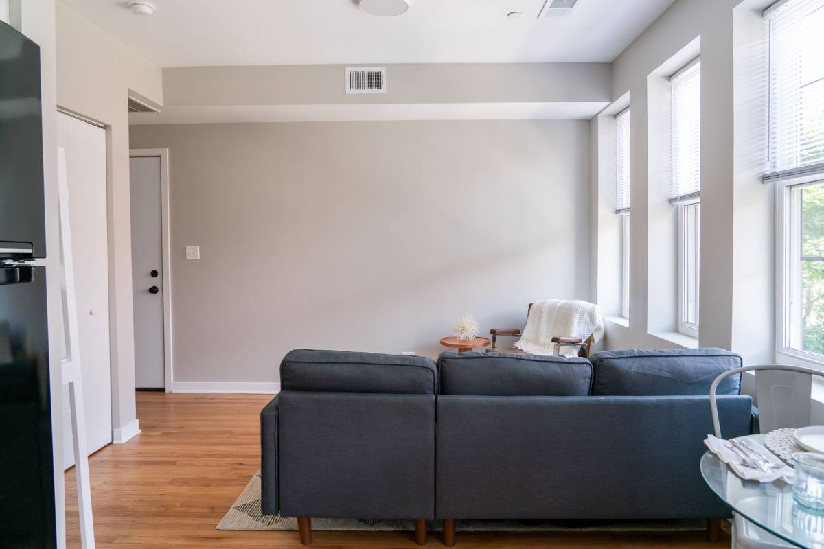 Apartment for rent at 3051 W Leland, Chicago, IL 60625