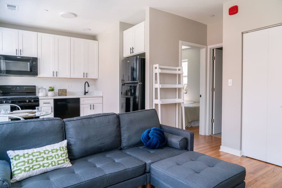Apartment for rent at 3051 W Leland, Chicago, IL 60625
