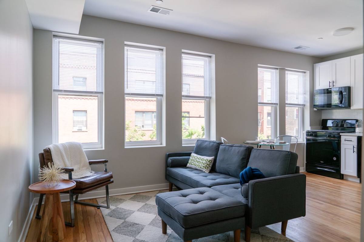 Apartment for rent at 3051 W Leland, Chicago, IL 60625