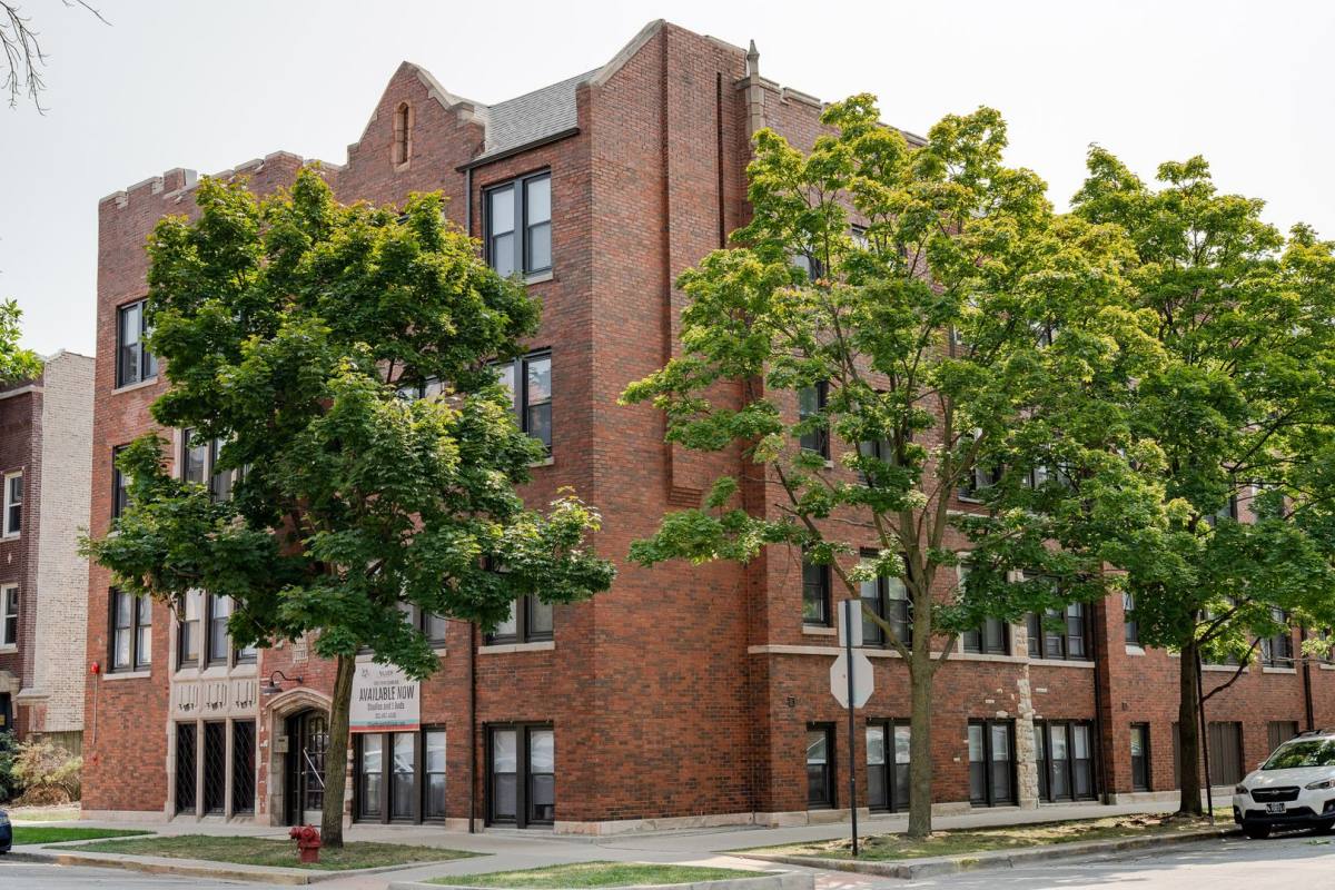 Apartment for rent at 3051 W Leland, Chicago, IL 60625