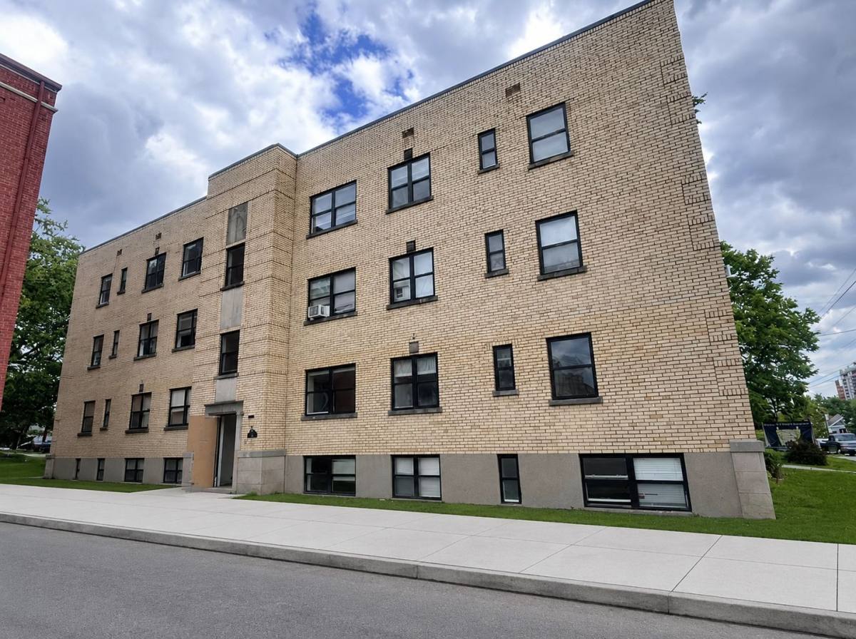 Apartment for rent at 2334 Kemper Lane, Cincinnati, OH 45206