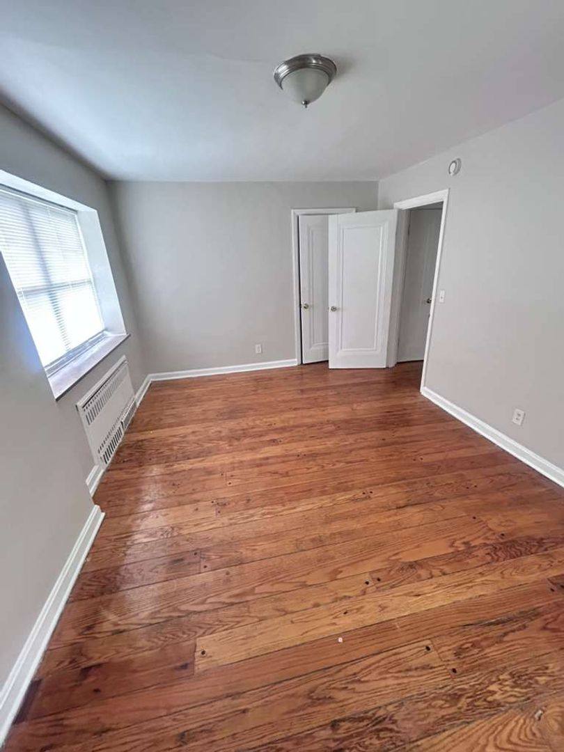 Apartment for rent at 2334 Kemper Lane, Cincinnati, OH 45206