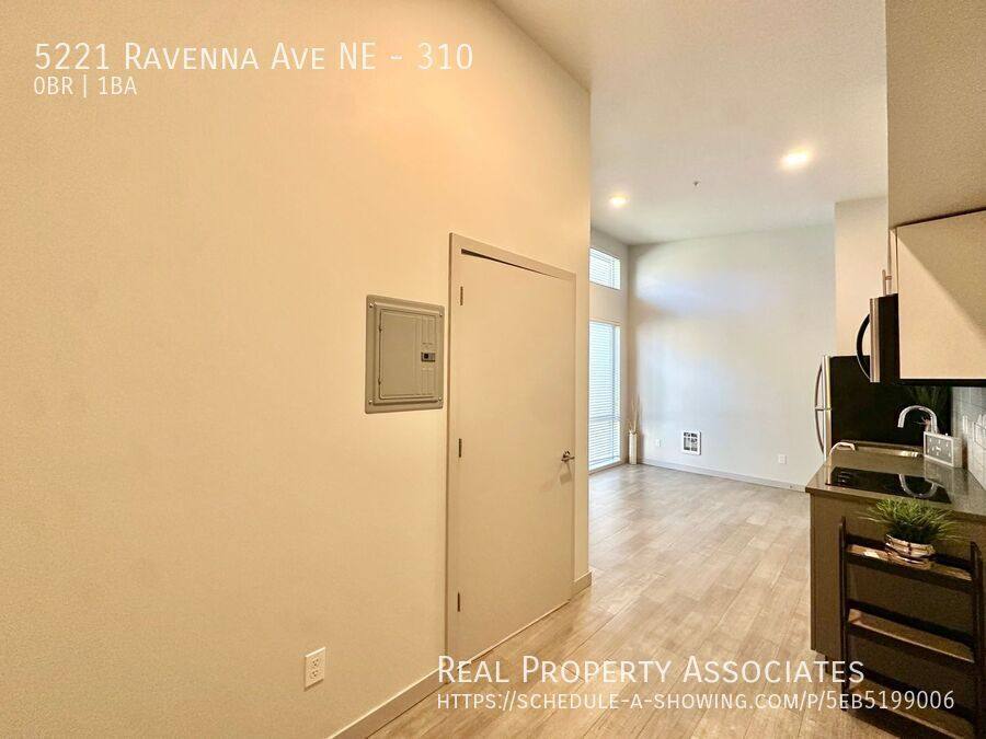 Apartment for rent at 5221 Ravenna Ave NE #310, Seattle, WA 98105