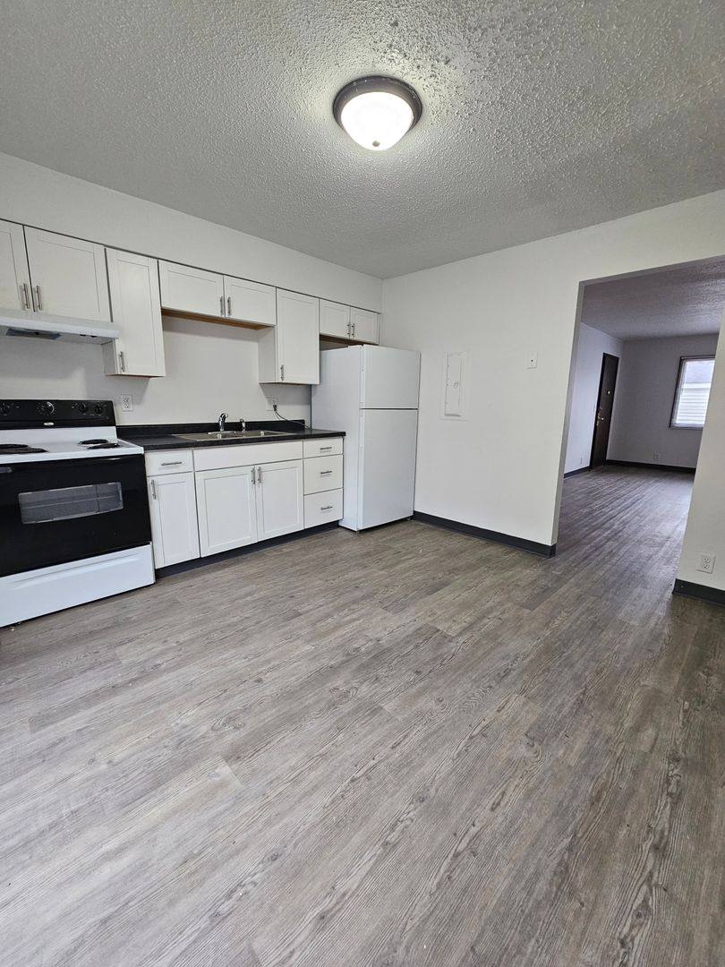 Apartment for rent at 3731 12th Ave SW, Cedar Rapids, IA 52404