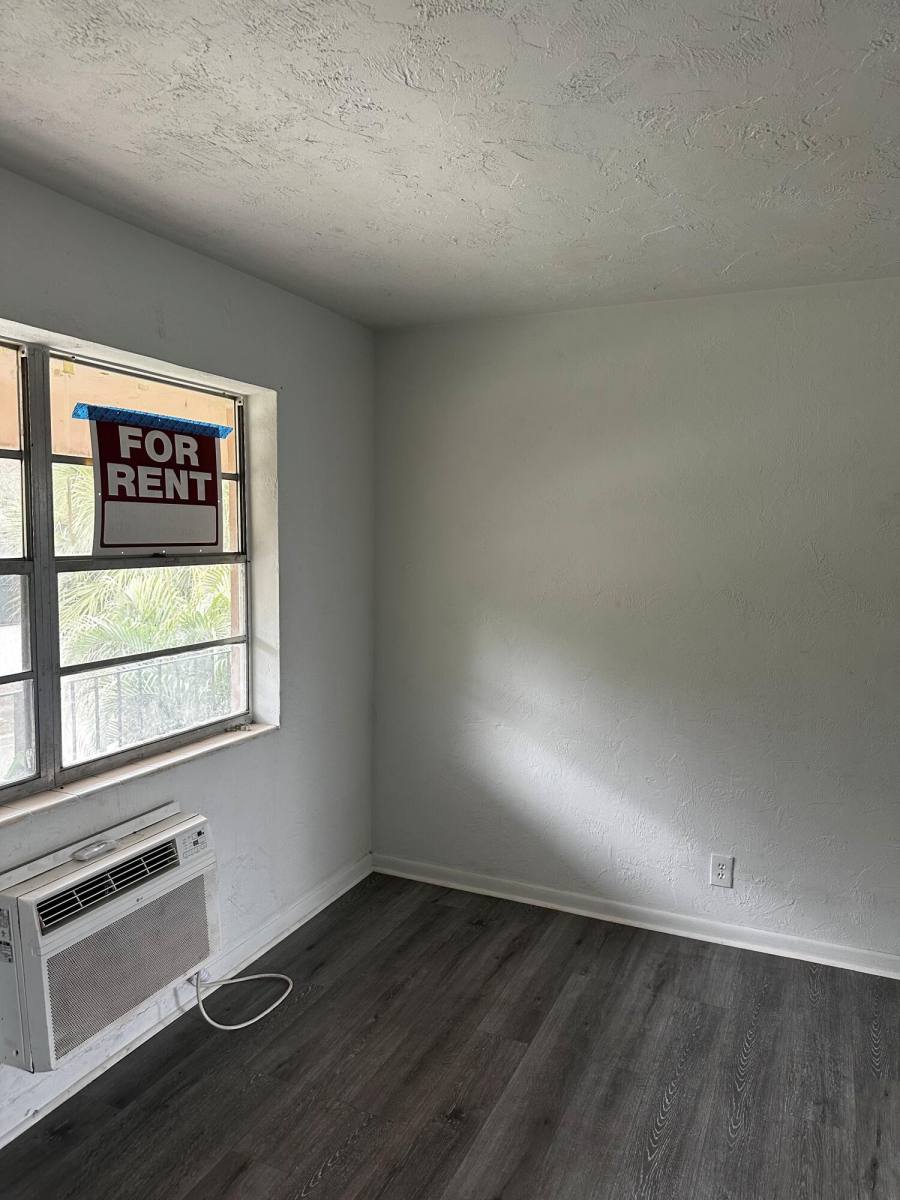 Apartment for rent at 1120 N Sapodilla Ave #4, West Palm Beach, FL 33401