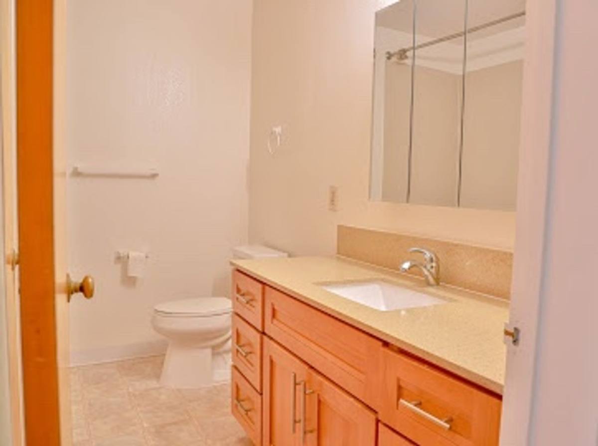 Apartment for rent at 2511 7th Ave, Oakland, CA 94606