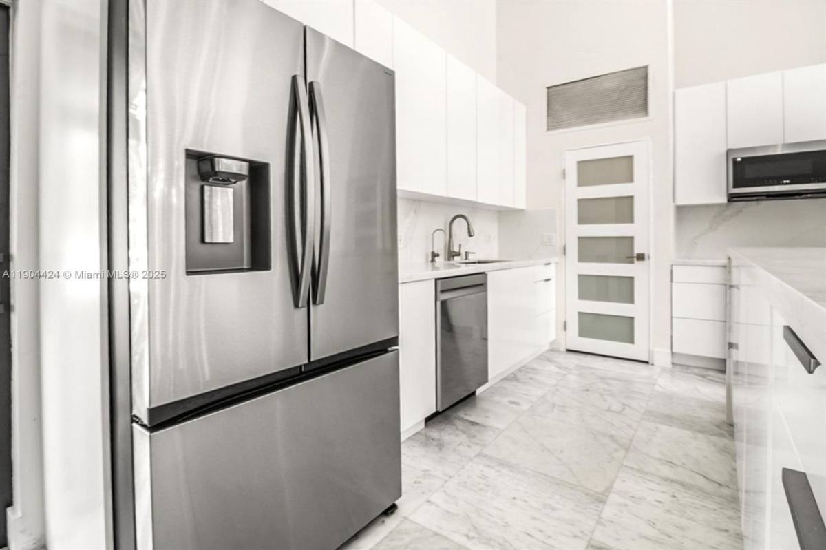 House for rent at 513 Leslie Dr, Hallandale, FL 33009