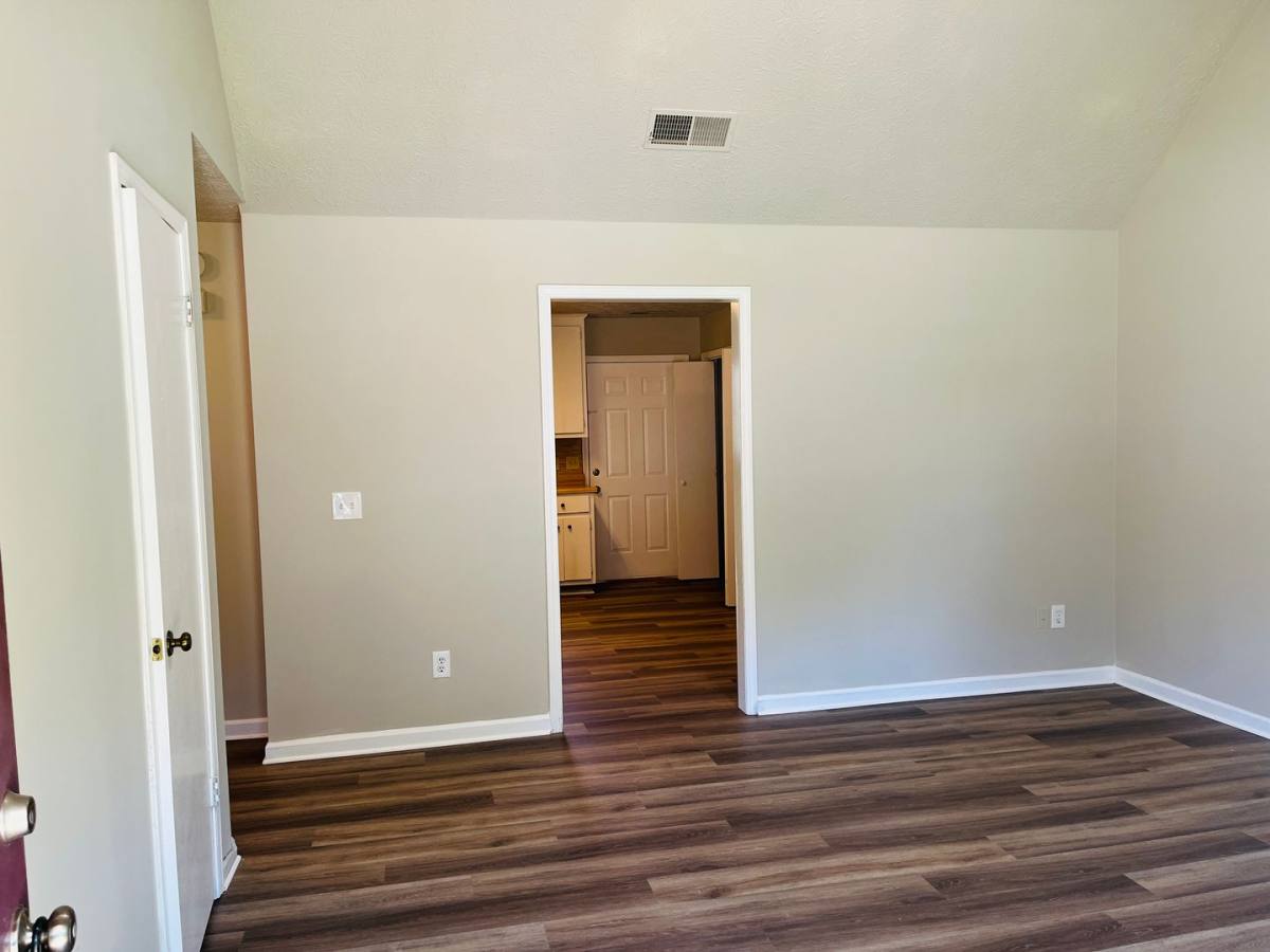 Apartment for rent at 10 Fredda Lane, Cartersville, GA 30120