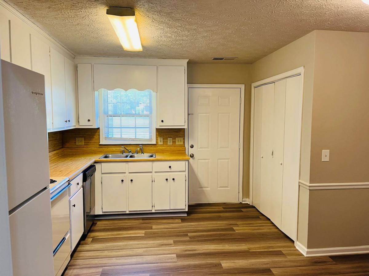 Apartment for rent at 10 Fredda Lane, Cartersville, GA 30120