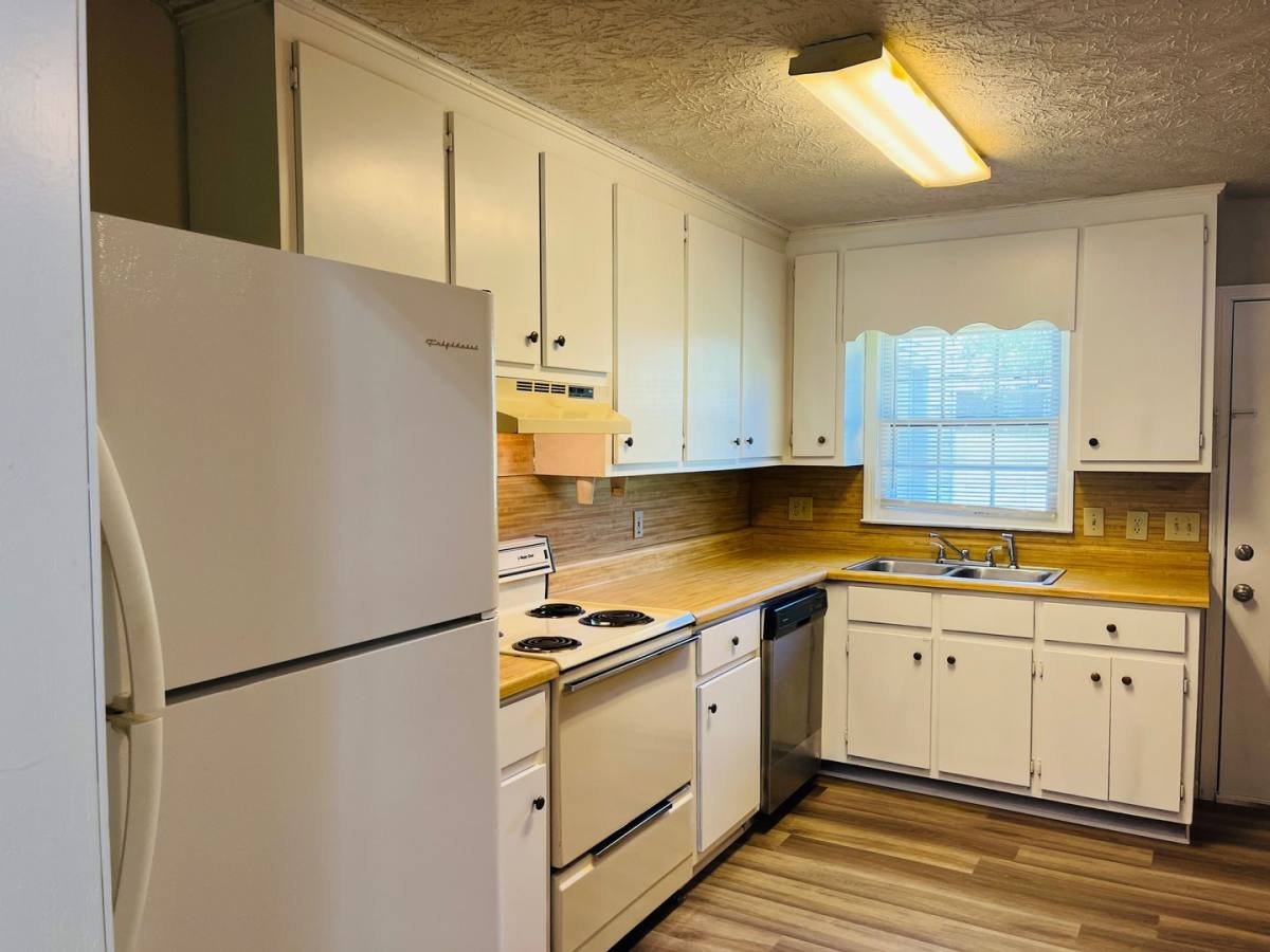 Apartment for rent at 10 Fredda Lane, Cartersville, GA 30120