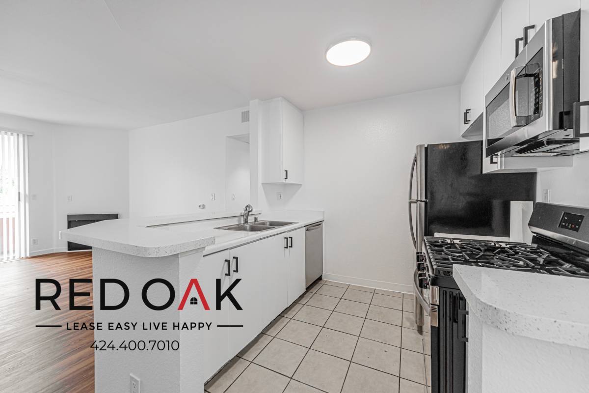 Condo for rent at 7370 Hawthorn Ave #105, Los Angeles, CA 90046