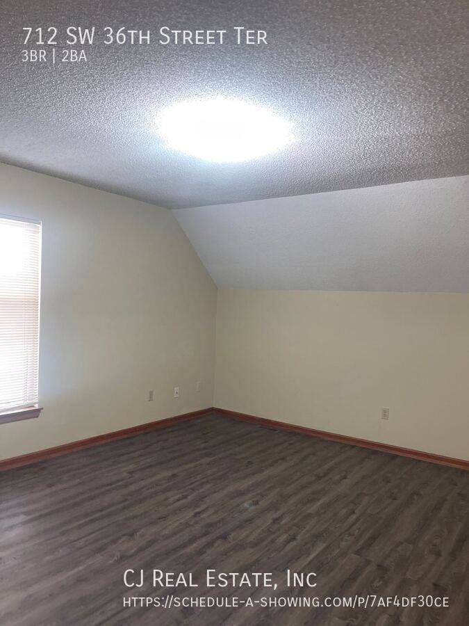 House for rent at 712 SW 36th St Terrace, Blue Springs, MO 64015