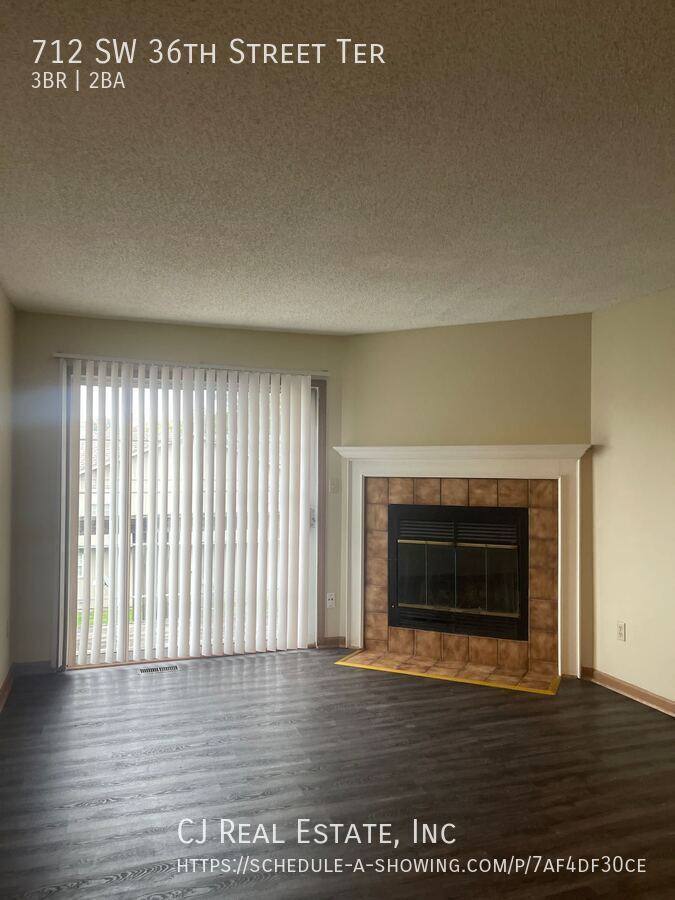 House for rent at 712 SW 36th St Terrace, Blue Springs, MO 64015