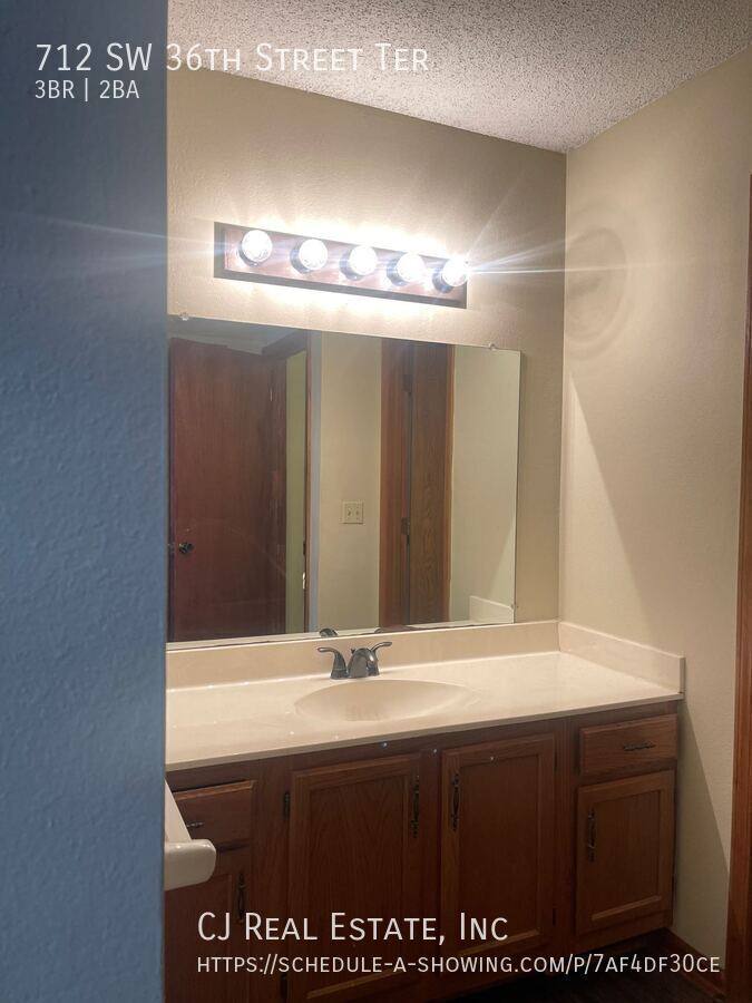 House for rent at 712 SW 36th St Terrace, Blue Springs, MO 64015