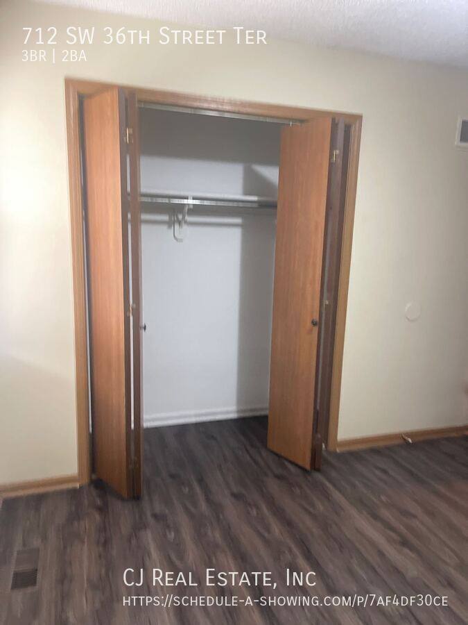 House for rent at 712 SW 36th St Terrace, Blue Springs, MO 64015