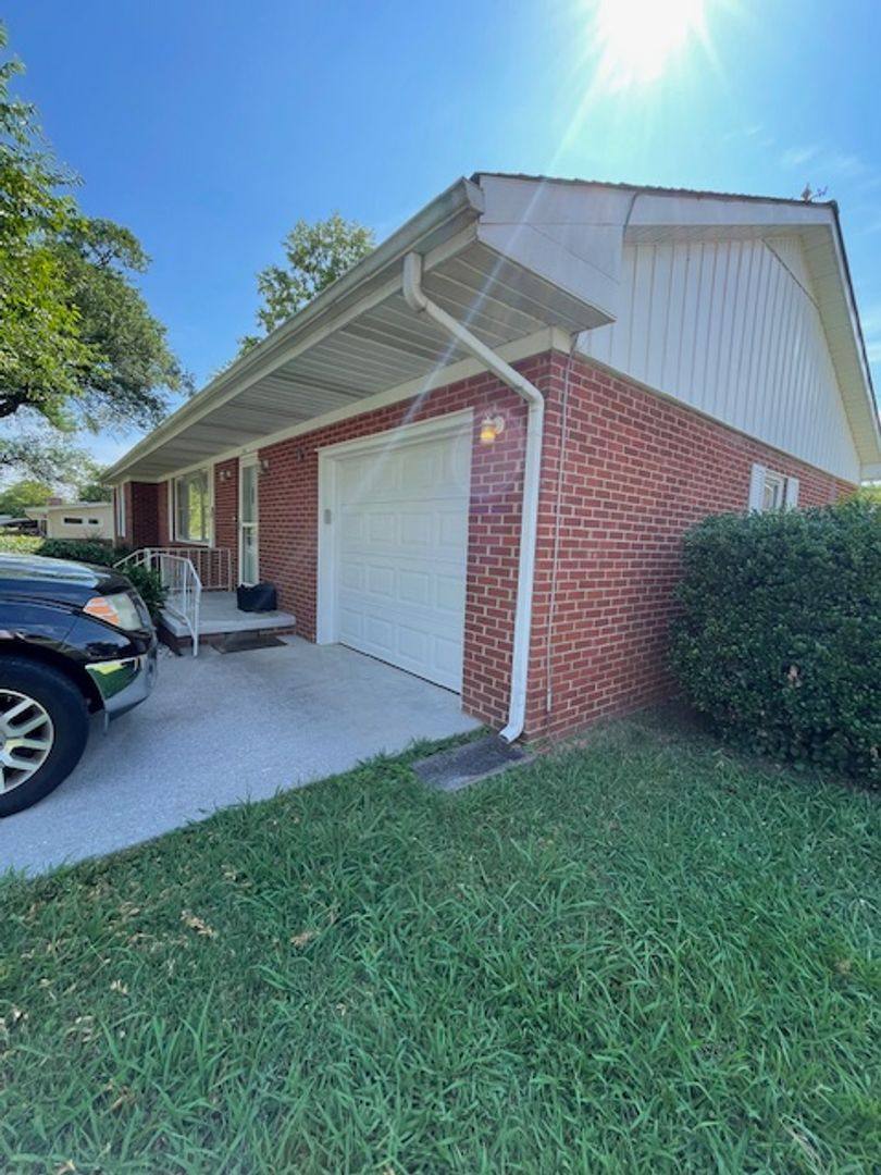 House for rent at 2808 Milford Ave, Maryville, TN 37804