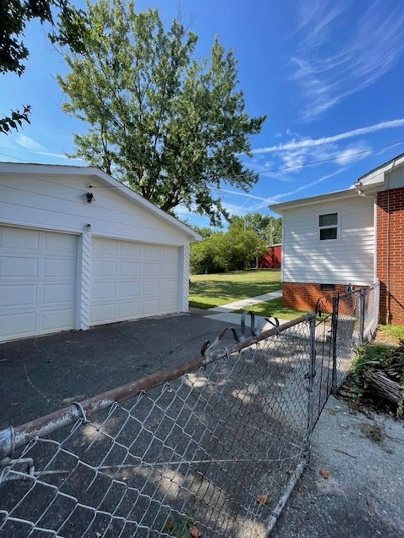 House for rent at 2808 Milford Ave, Maryville, TN 37804