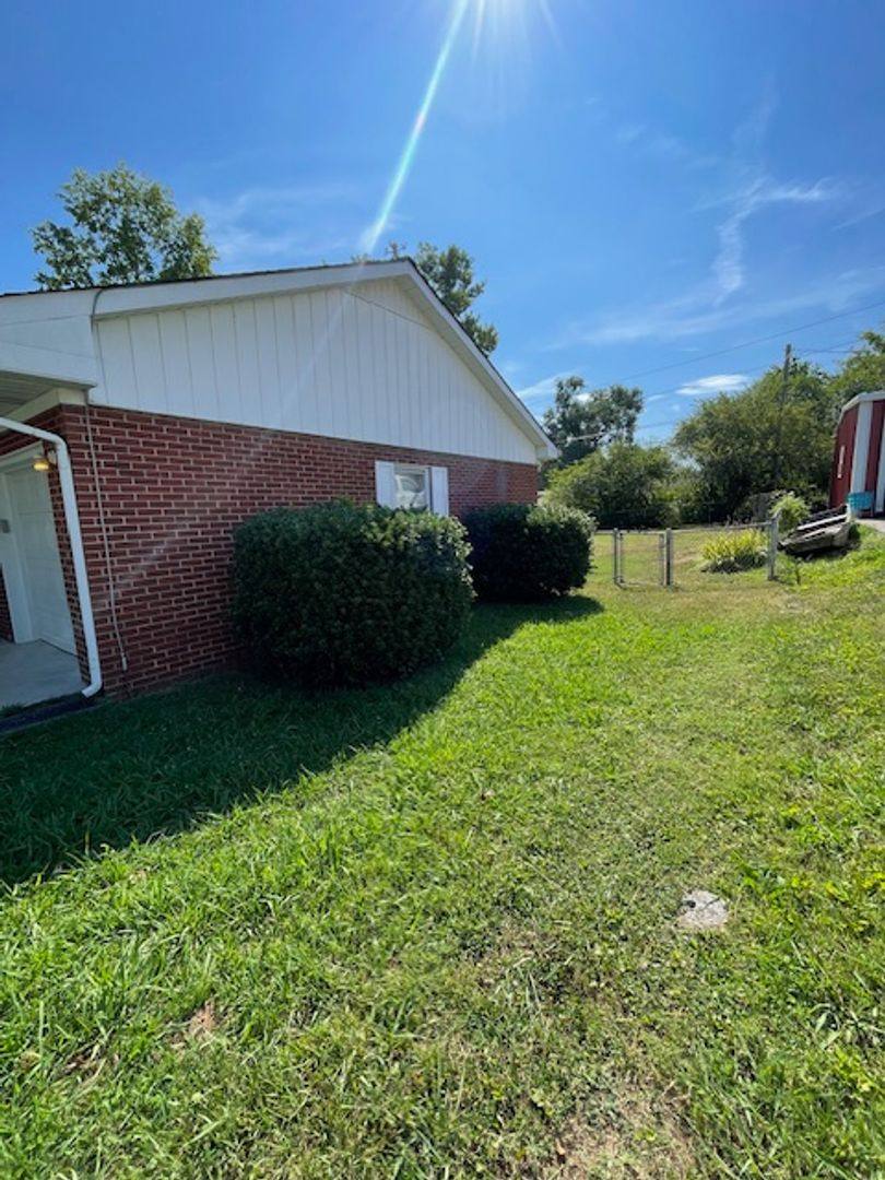 House for rent at 2808 Milford Ave, Maryville, TN 37804