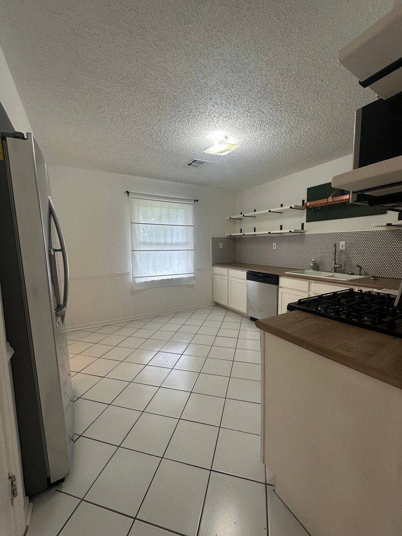 House for rent at 4713 SE 23rd St, Oklahoma City, OK 73115
